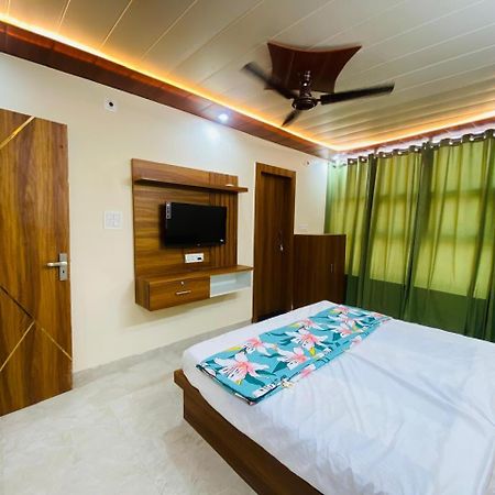 The Raman Palace- A Budget Hotel Mathura Kültér fotó