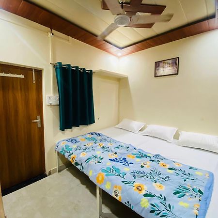 The Raman Palace- A Budget Hotel Mathura Kültér fotó