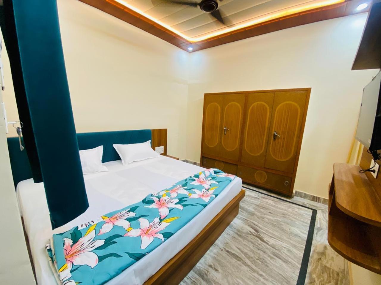 The Raman Palace- A Budget Hotel Mathura Kültér fotó