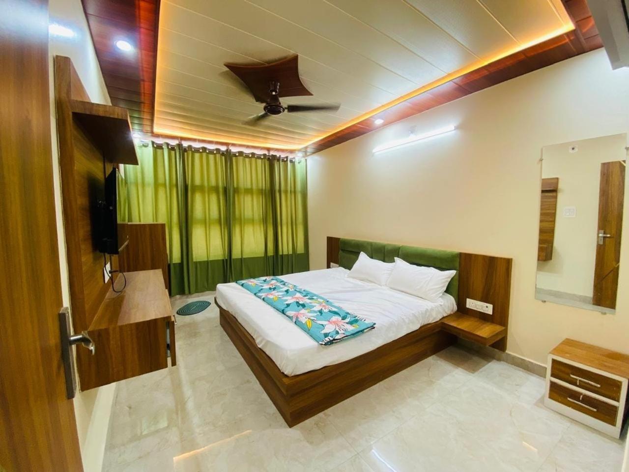 The Raman Palace- A Budget Hotel Mathura Kültér fotó